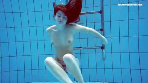 Liza Bubarek babe in the pool