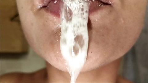 Extreme gagging, mouth and spit fetish - Full version